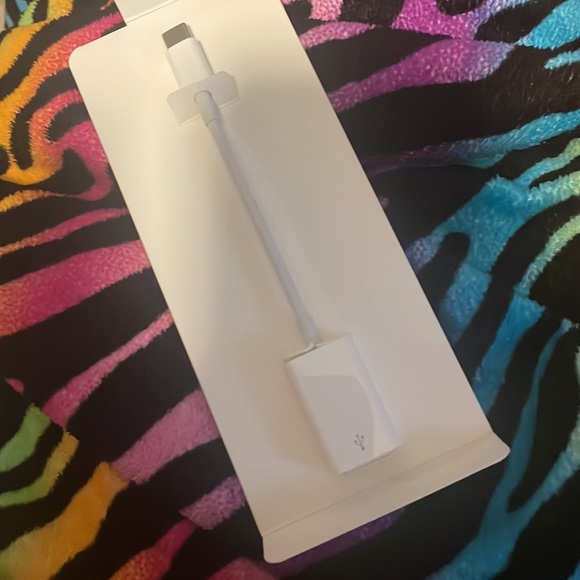 ORIGINAL APPLE USB-C to USB Adapter - Picture 5 of 7